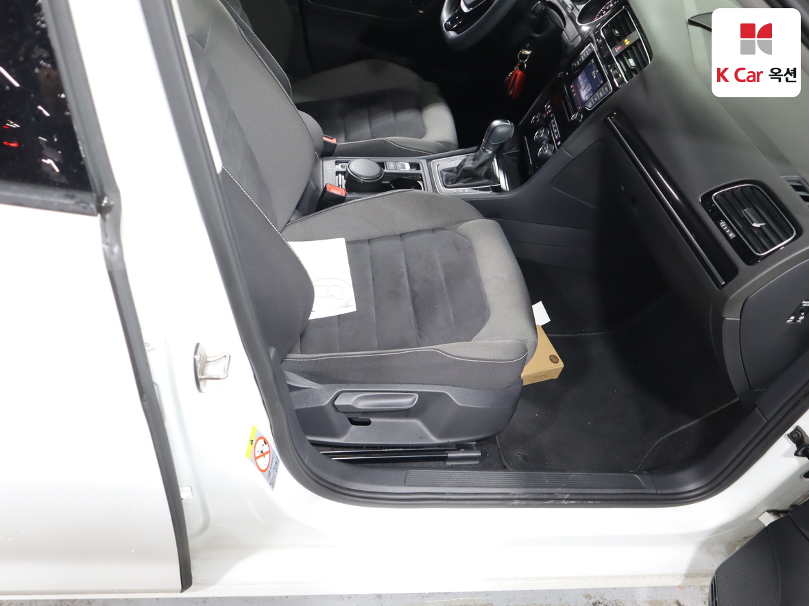 Volkswagen Golf - 31