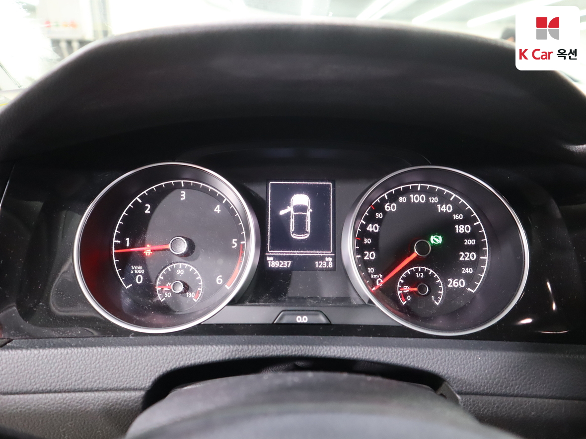 Volkswagen Golf - 5