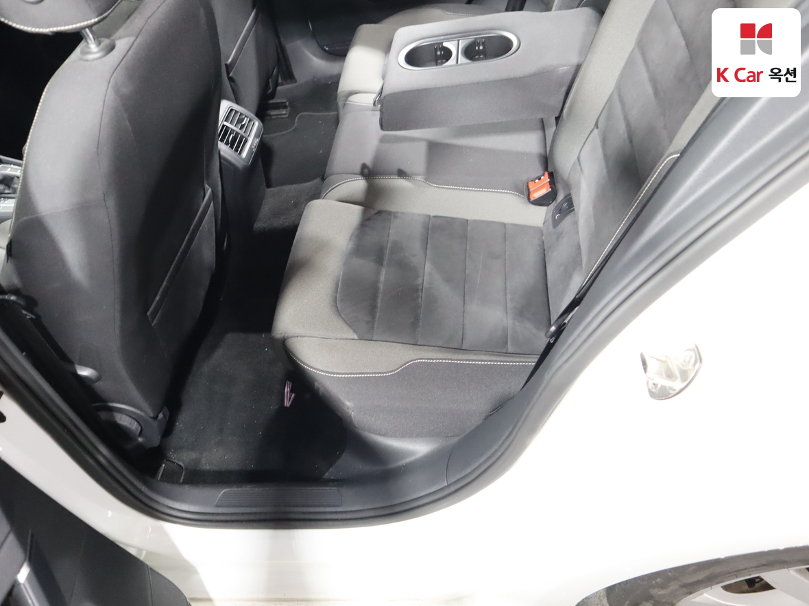 Volkswagen Golf - 24