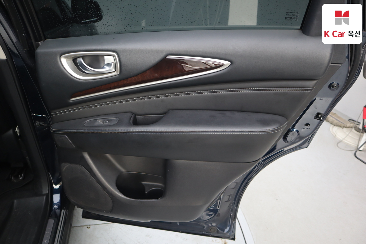INFINITI QX60 - 31