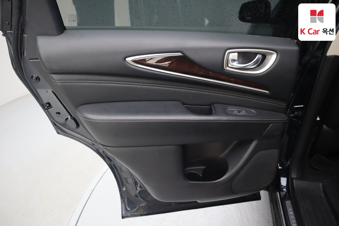 INFINITI QX60 - 23