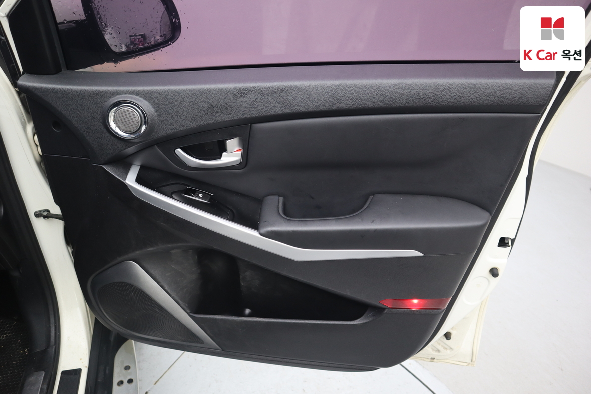 KG Mobility Korando - 32