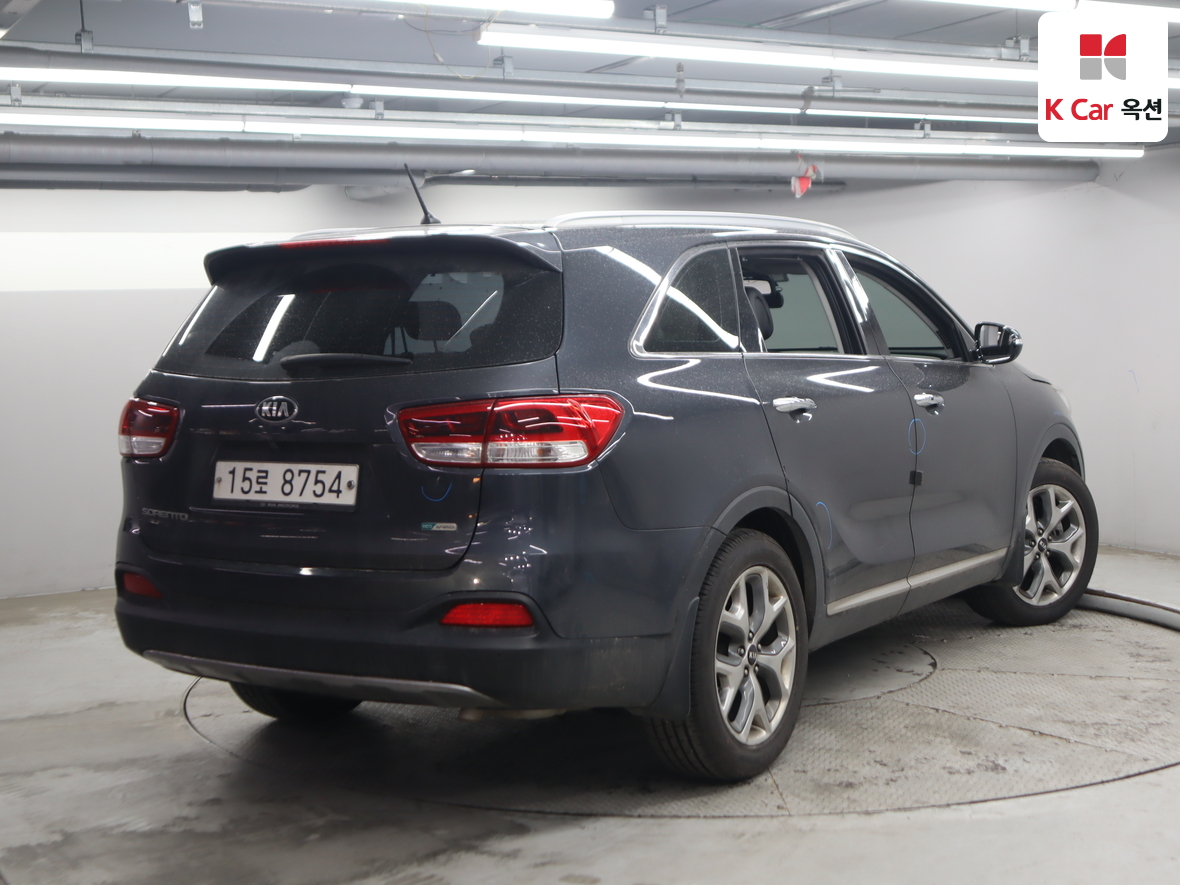 كيا سورينتو 2015 - صورة 2
