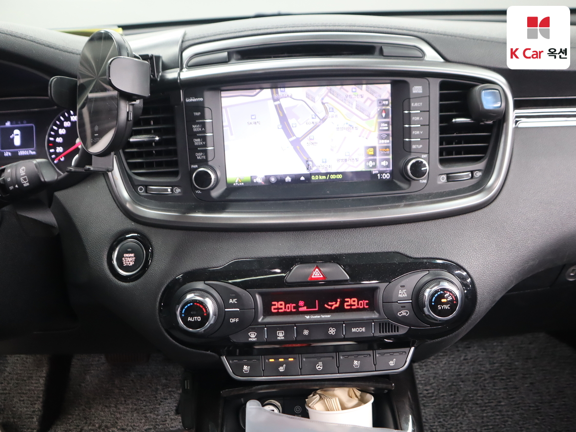 كيا سورينتو 2015 - صورة 6