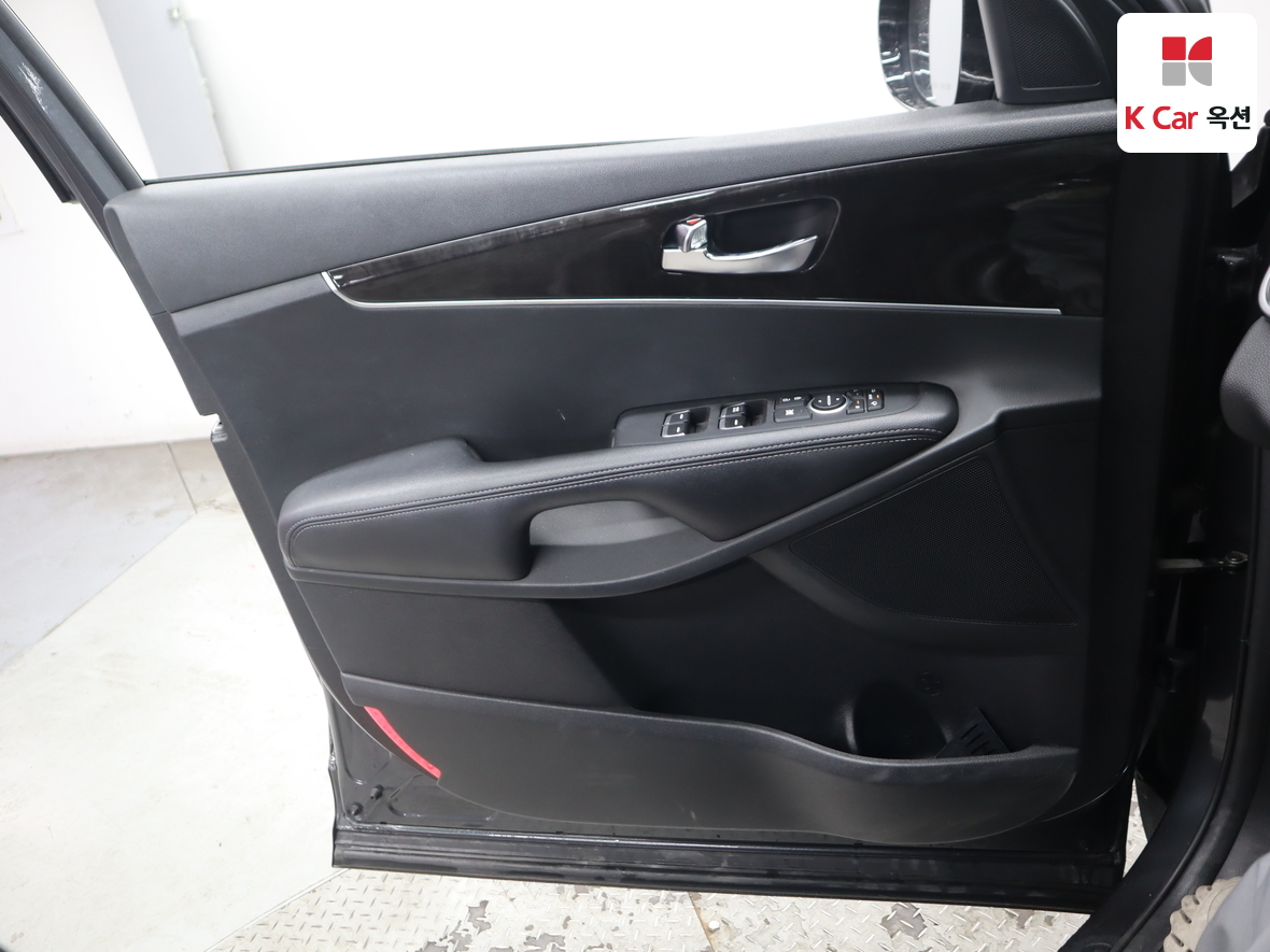 كيا سورينتو 2015 - صورة 8