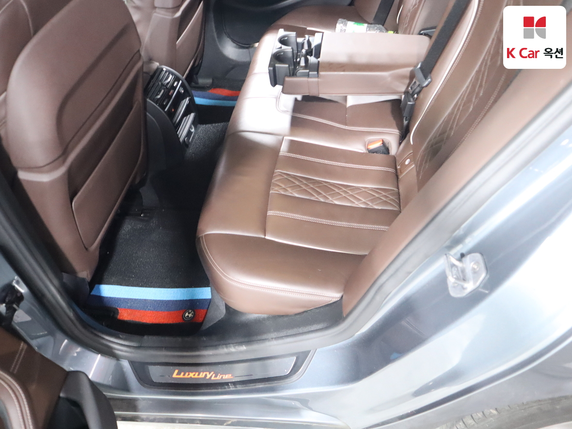 BMW 5 Series - 24