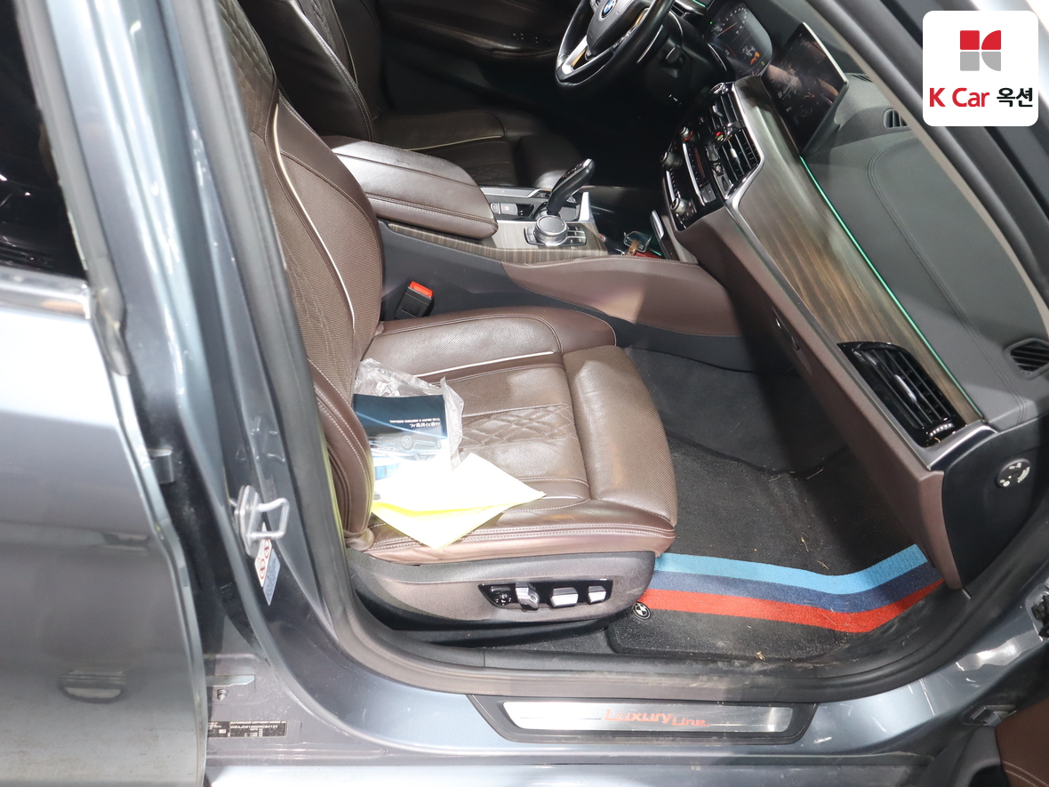 BMW 5 Series - 31