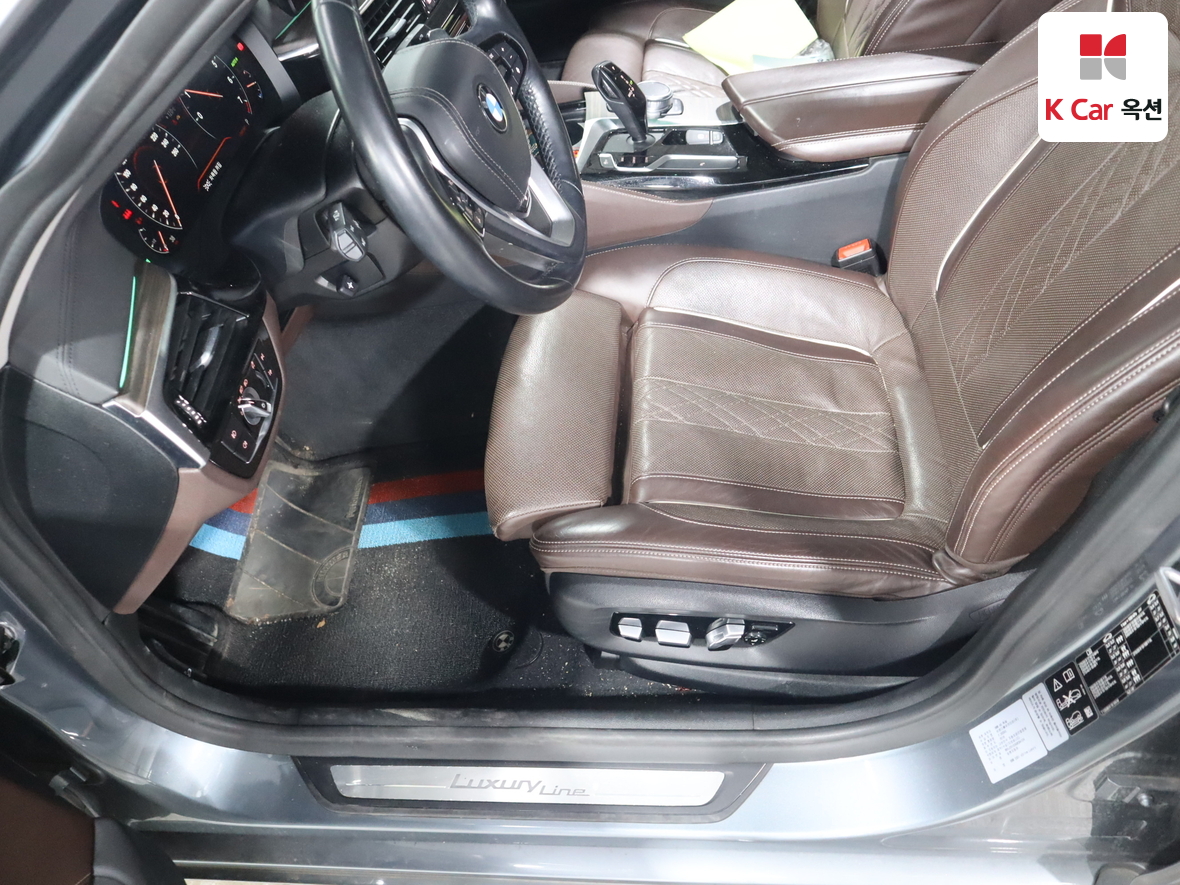 BMW 5 Series - 18