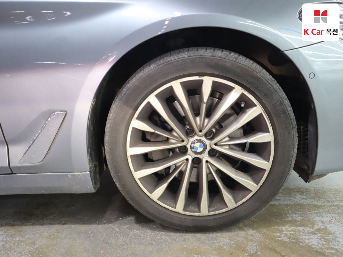 BMW 5 Series - 45