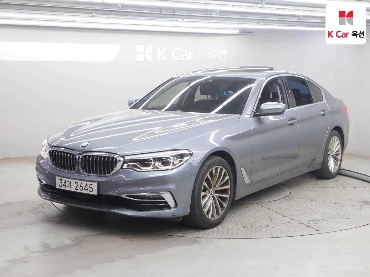 BMW 5 Series - 1