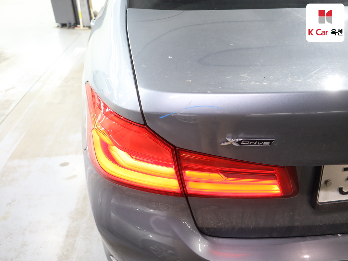 BMW 5 Series - 39