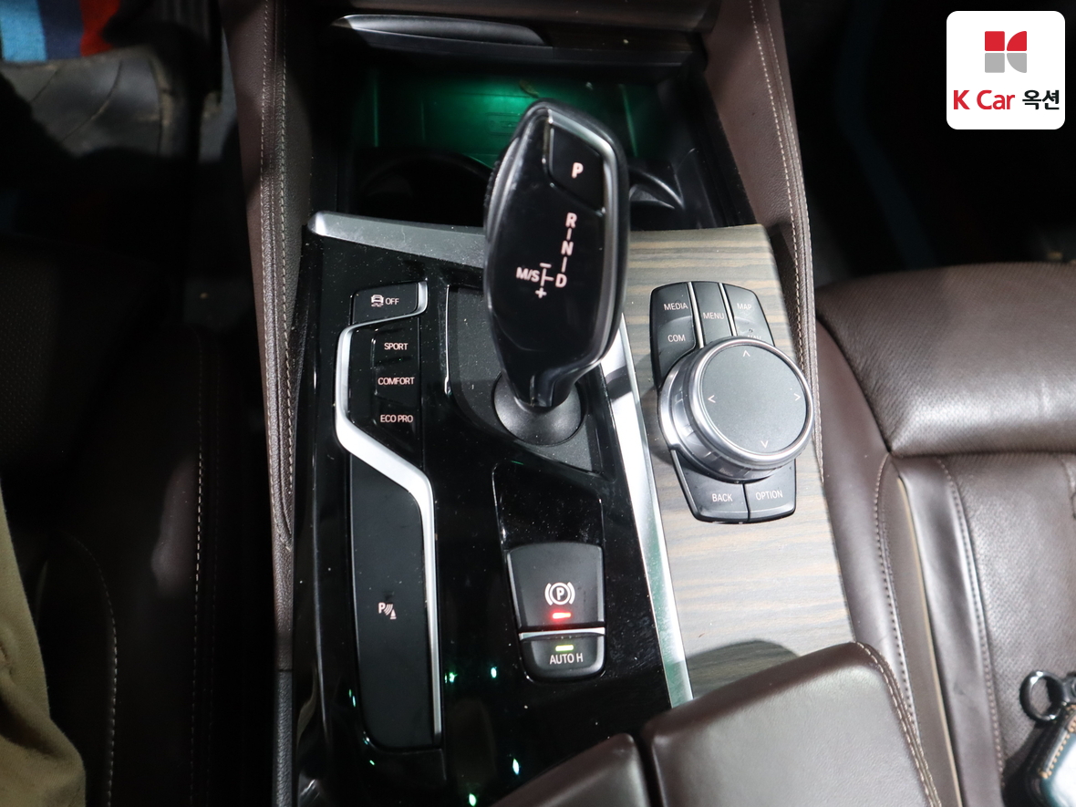 BMW 5 Series - 16