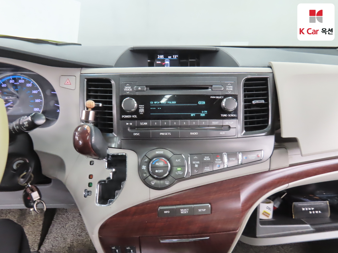 Toyota Sienna - 6