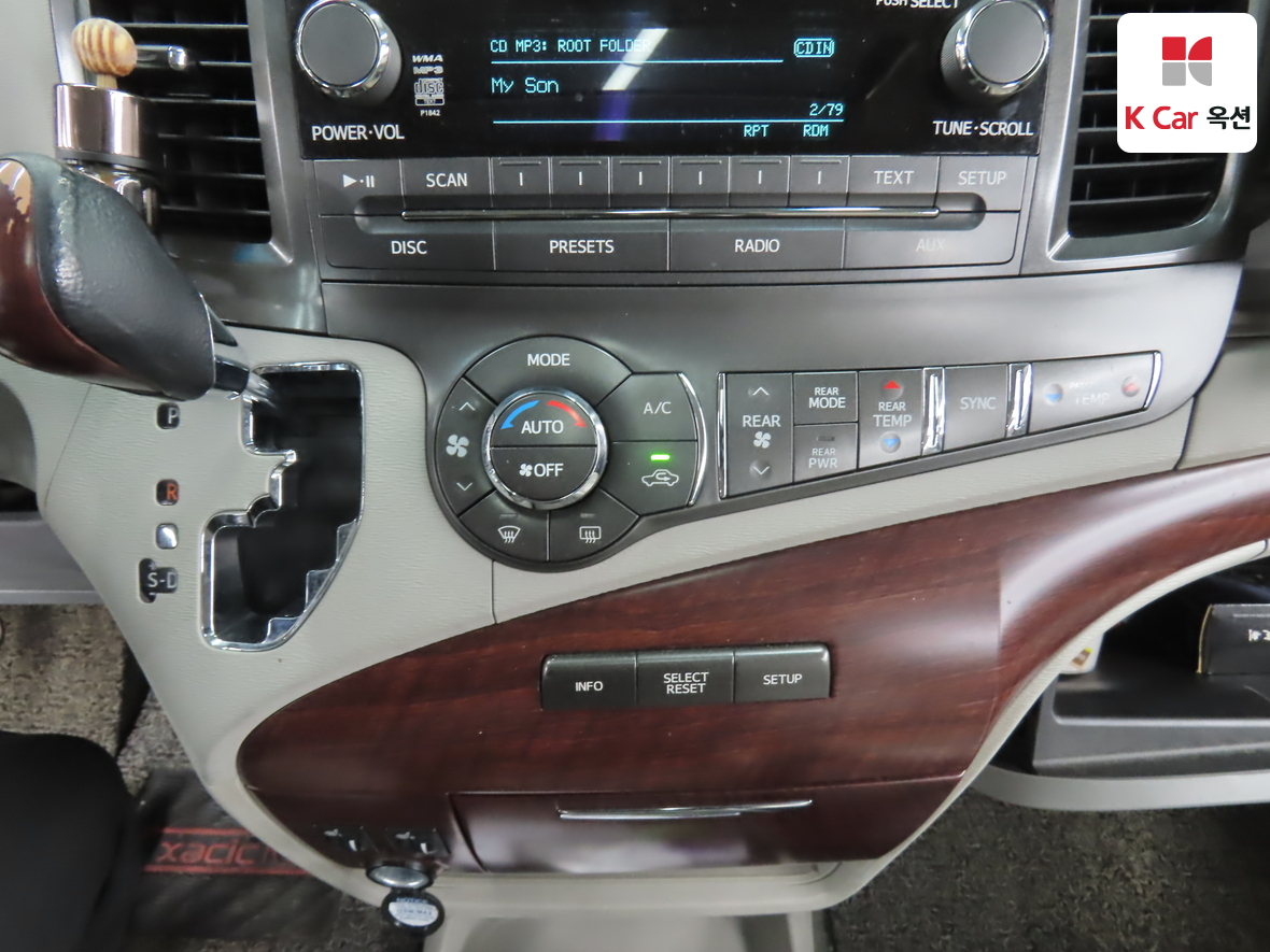 Toyota Sienna - 16
