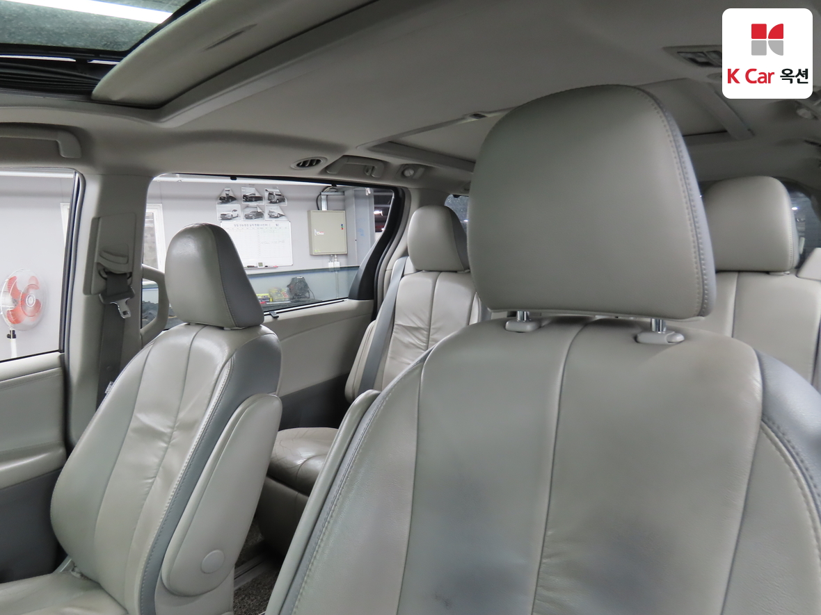 Toyota Sienna - 23