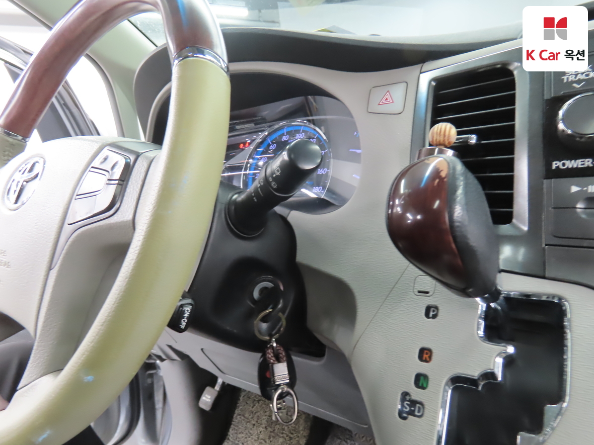 Toyota Sienna - 11