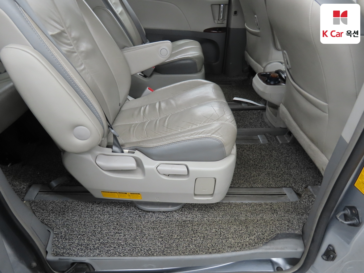 Toyota Sienna - 29