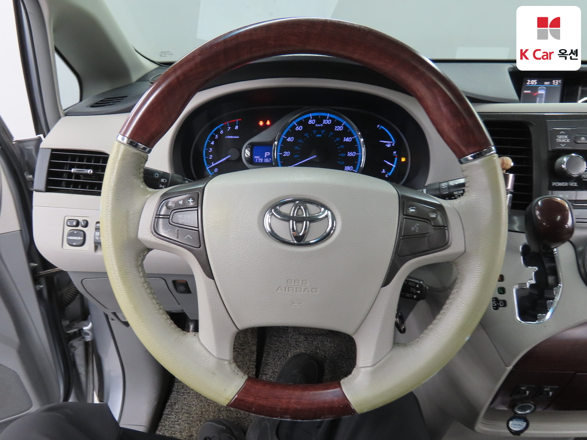 Toyota Sienna - 10