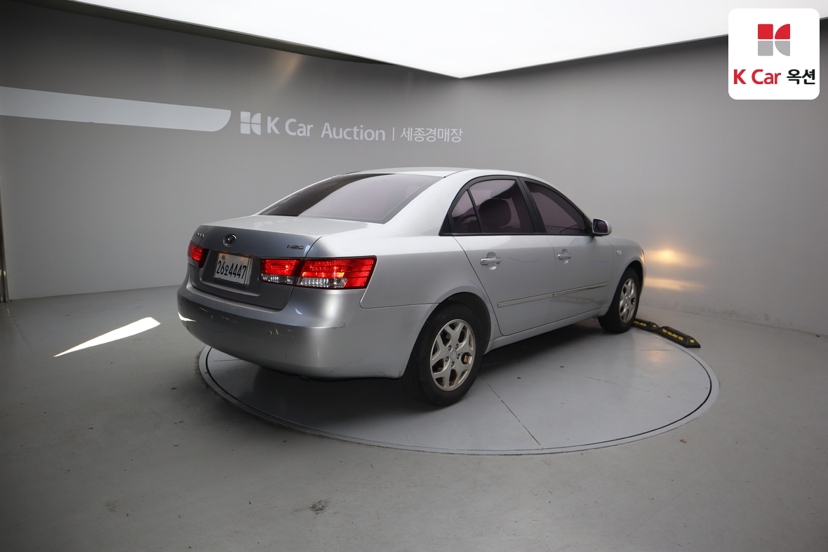 Hyundai Sonata - 2