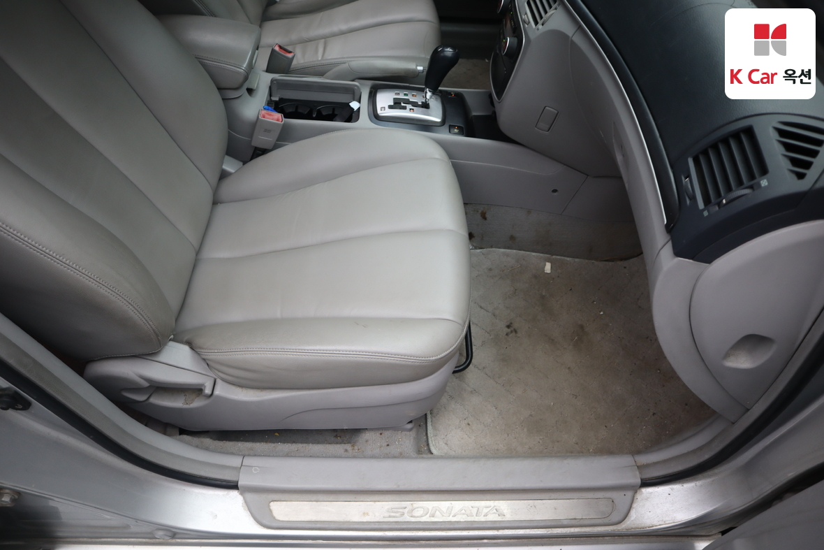 Hyundai Sonata - 28