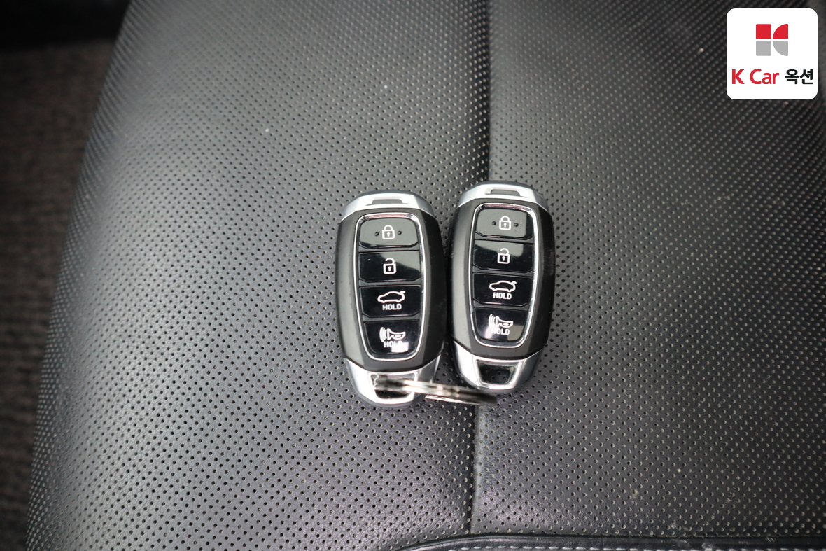 Hyundai AZERA 2017 - Image 18