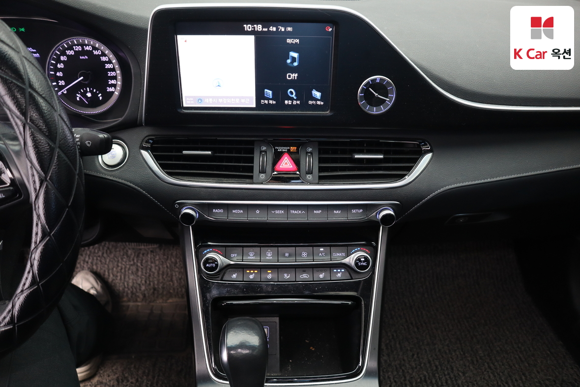 Hyundai AZERA 2017 - Image 6