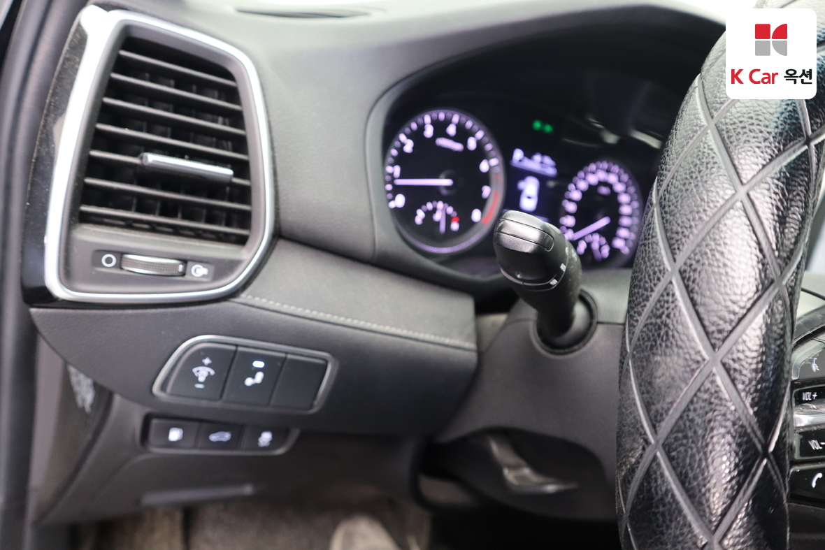 Hyundai AZERA 2017 - Image 9