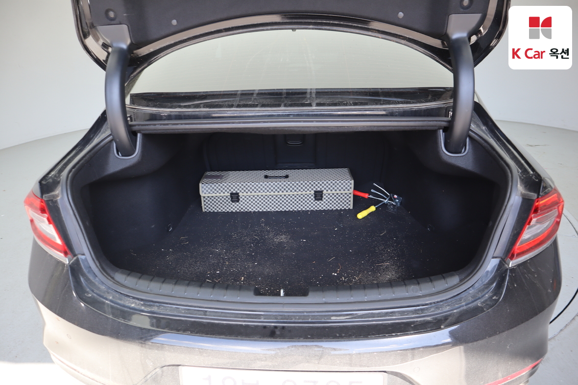 Hyundai AZERA 2017 - Image 27