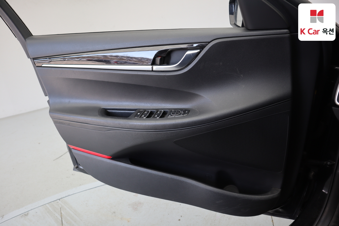 Hyundai AZERA 2017 - Image 8