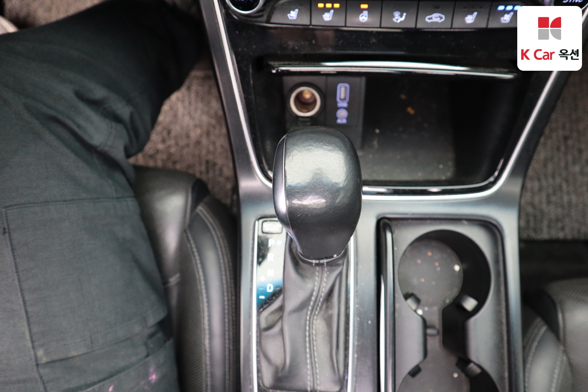 Hyundai AZERA 2017 - Image 16