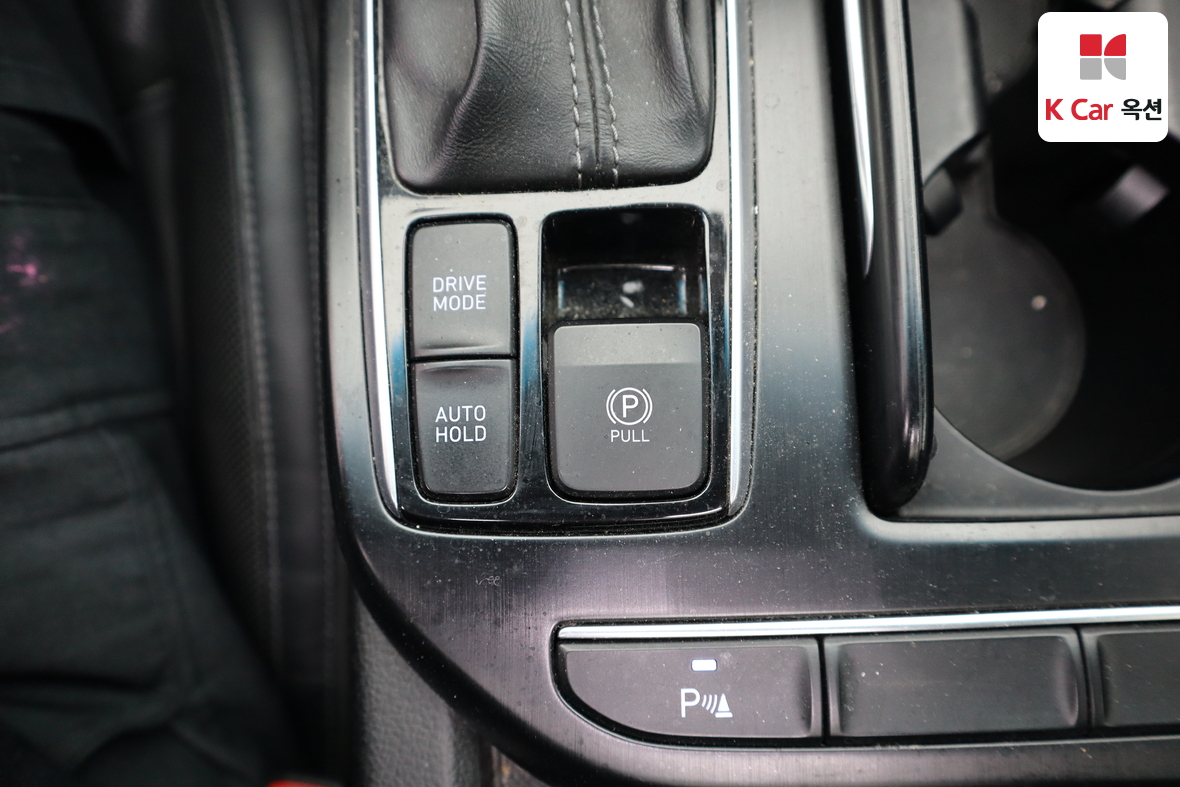 Hyundai AZERA 2017 - Image 17