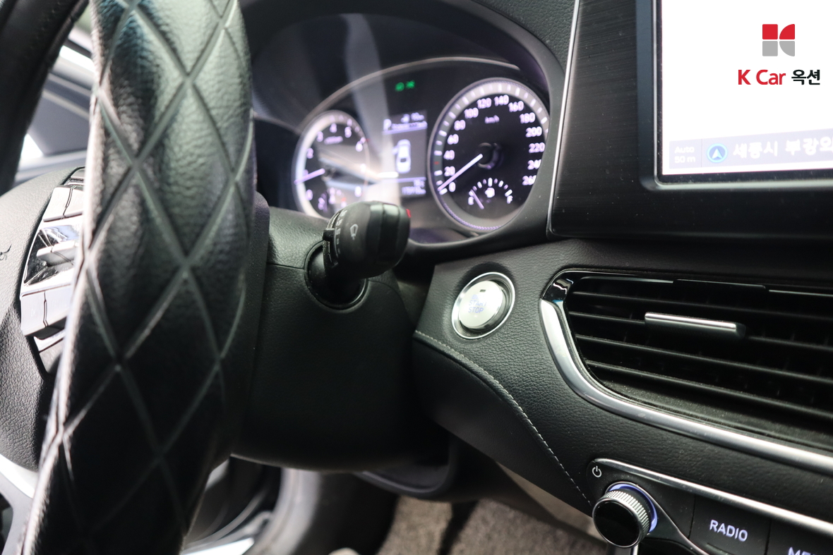 Hyundai AZERA 2017 - Image 11