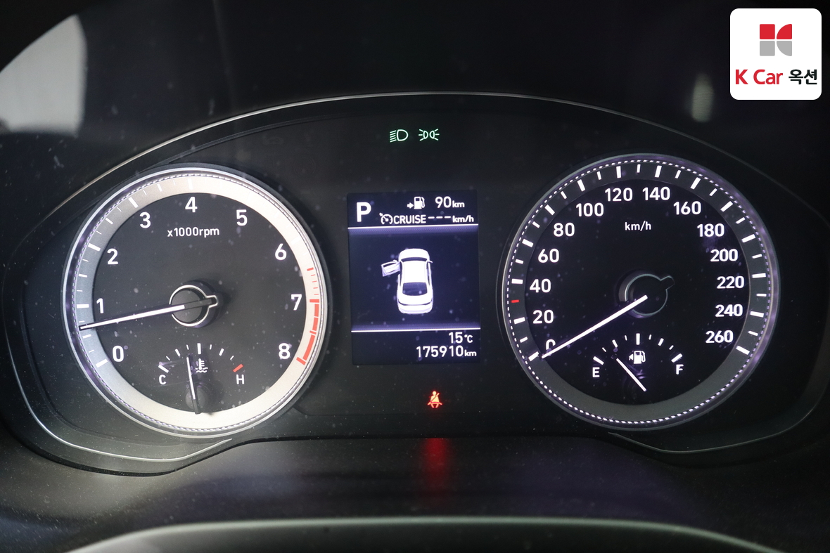 Hyundai AZERA 2017 - Image 5