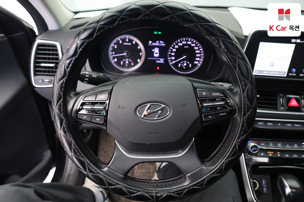 Hyundai AZERA 2017 - Image 10