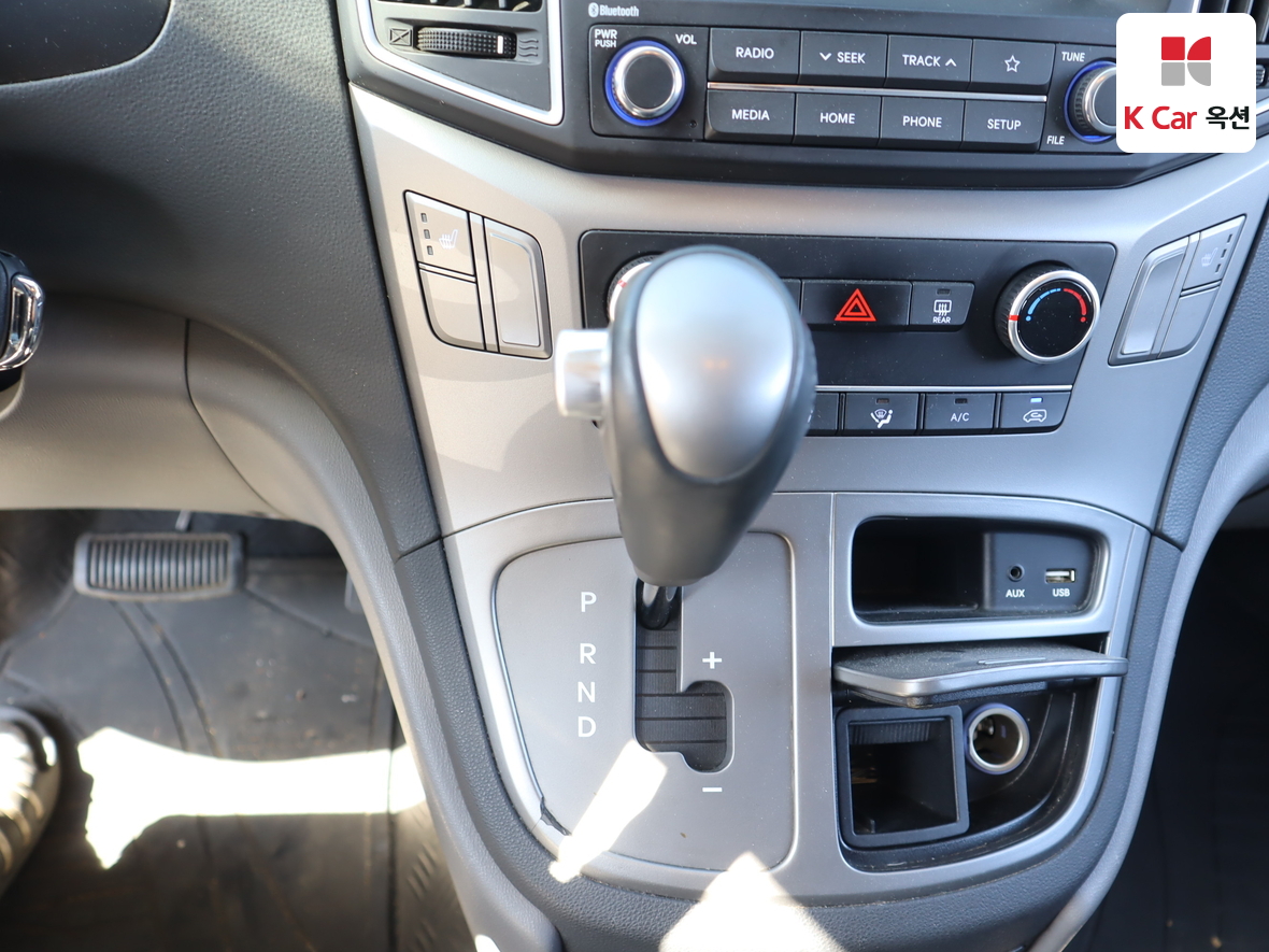 Hyundai Grand Starex - 16