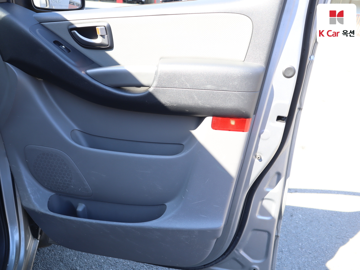 Hyundai Grand Starex - 23