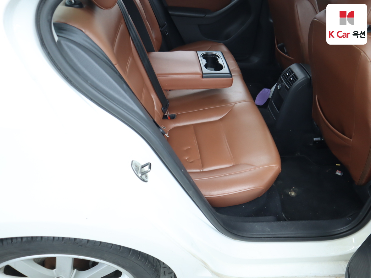 Volkswagen Jetta - 29