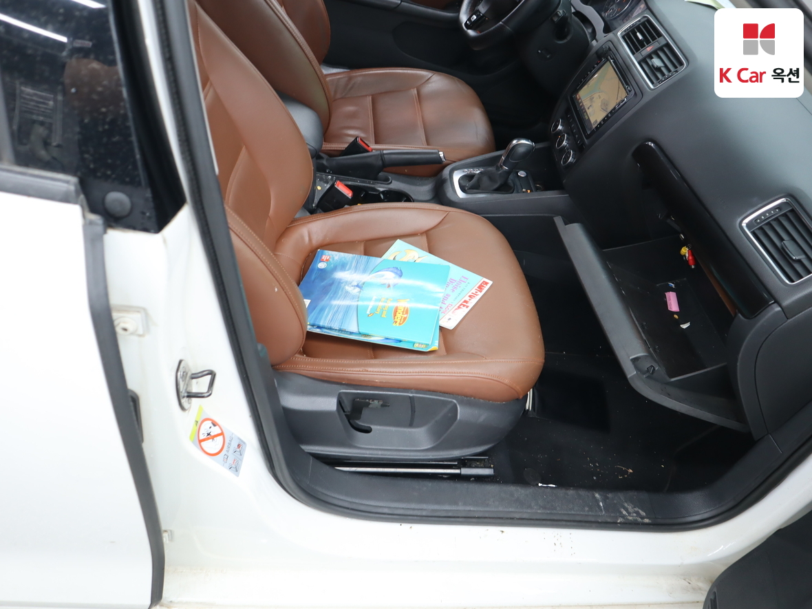 Volkswagen Jetta - 31