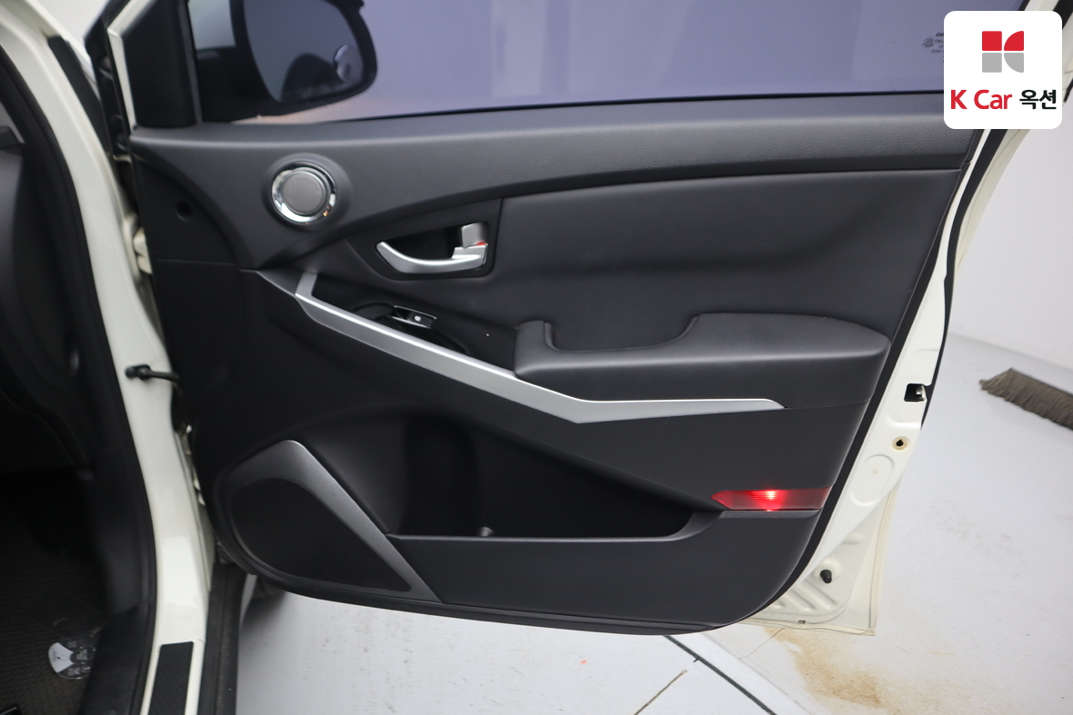 KG Mobility Korando - 29