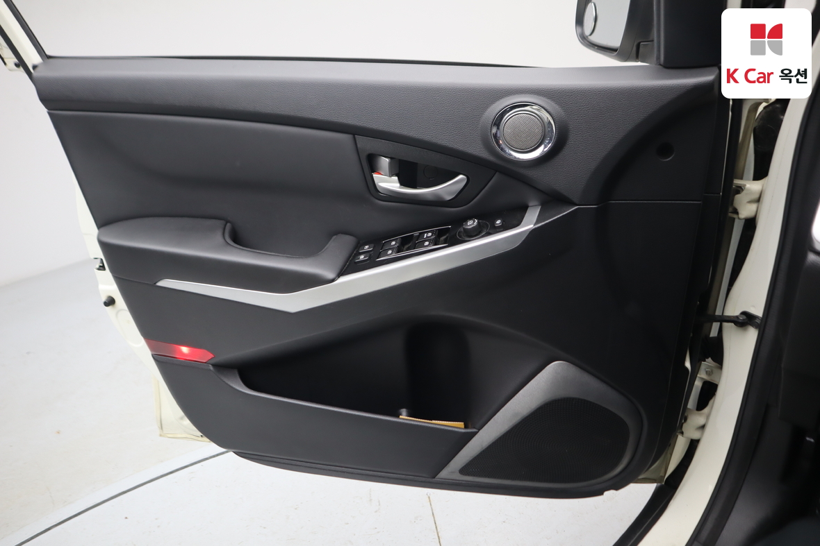 KG Mobility Korando - 8