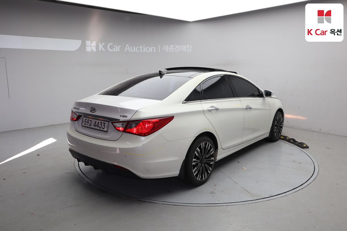 Hyundai Sonata - 2
