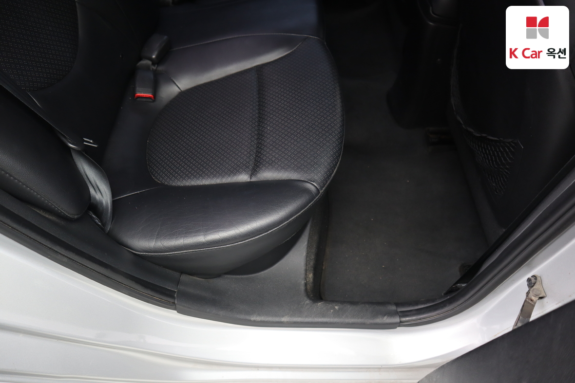 Hyundai Accent - 26