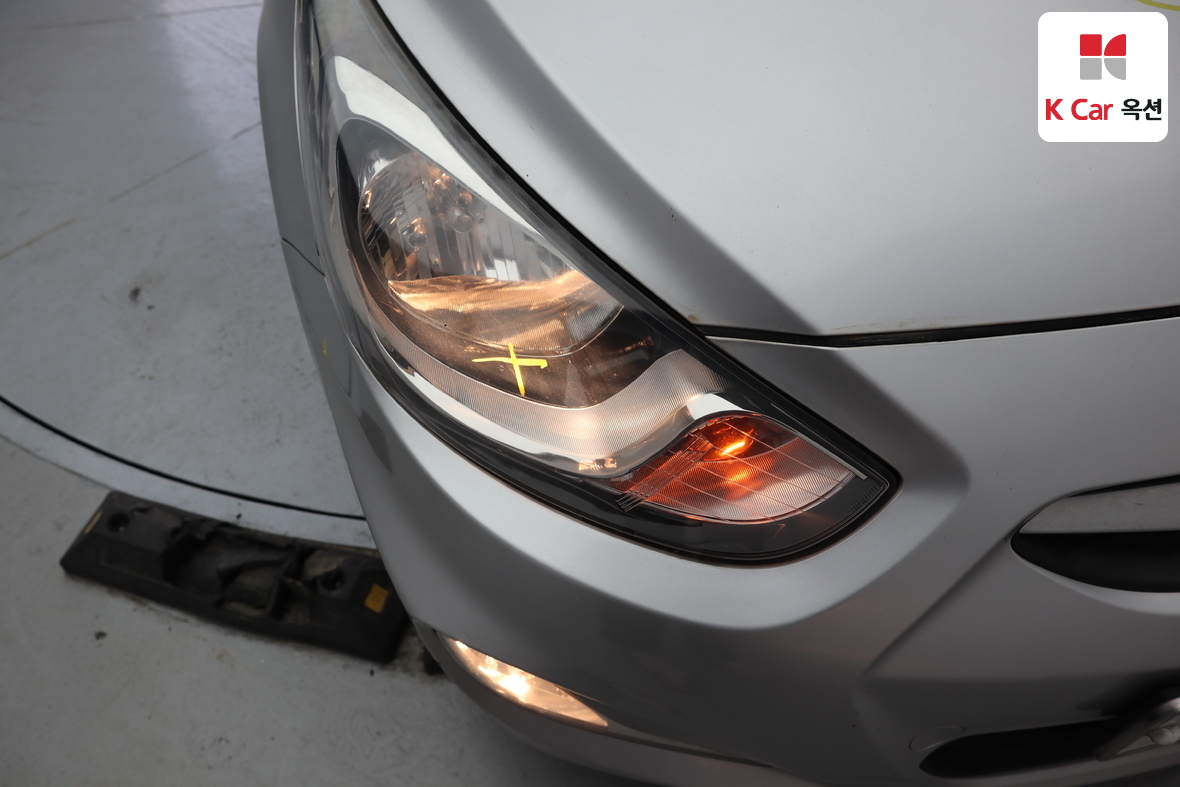 Hyundai Accent - 46