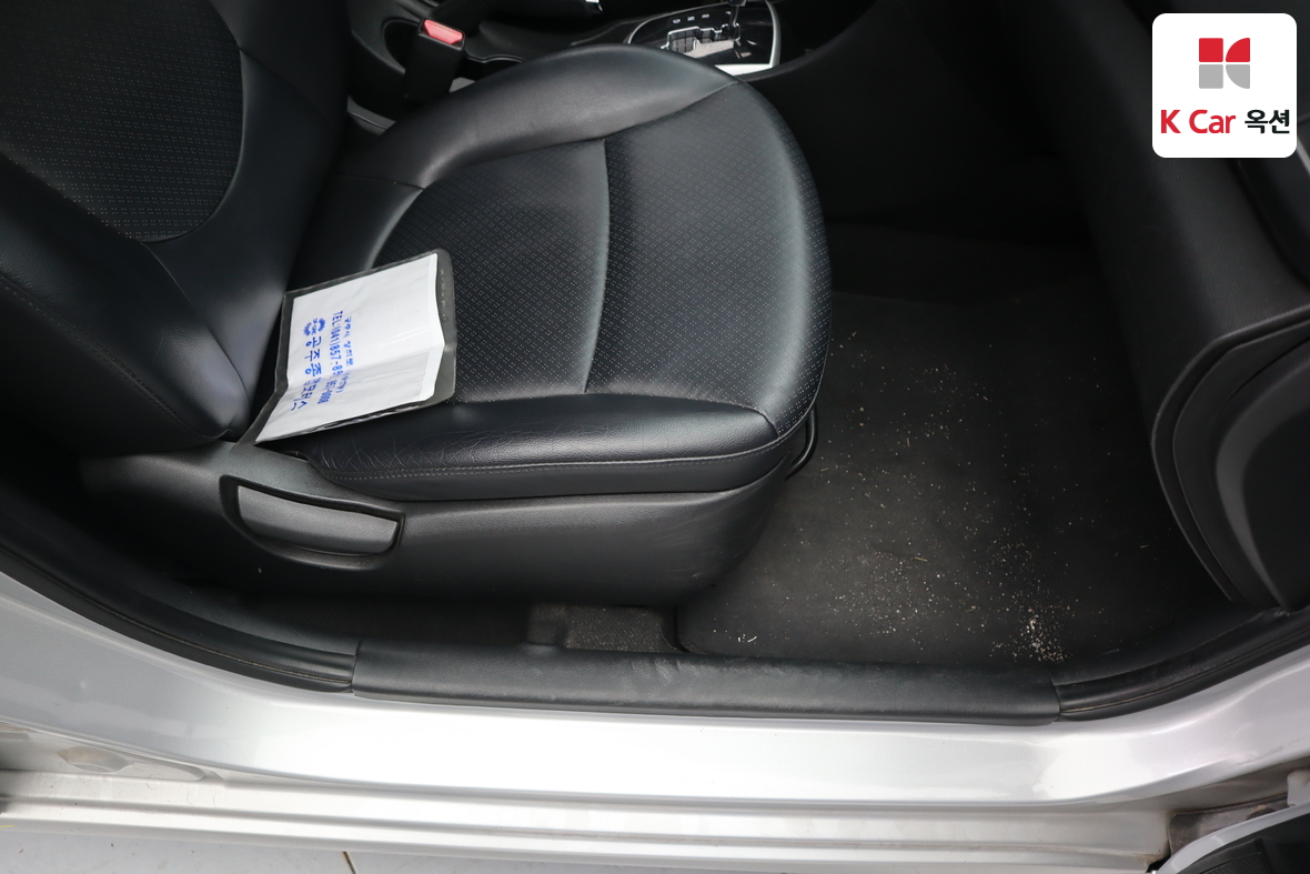 Hyundai Accent - 28