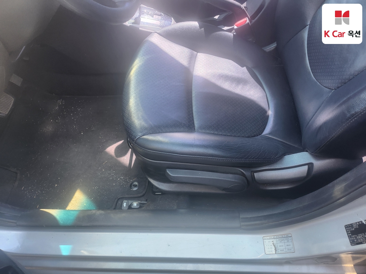 Hyundai Accent - 19