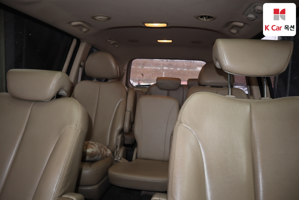Kia Carnival - 18