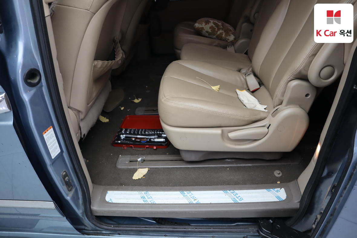 Kia Carnival - 21