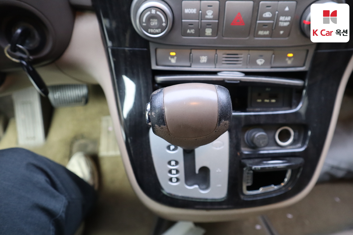 Kia Carnival - 16