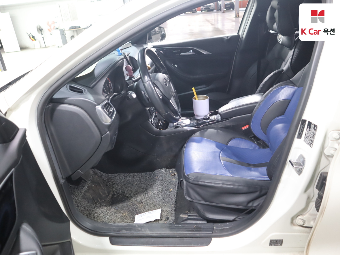 Infiniti Q30 - 20