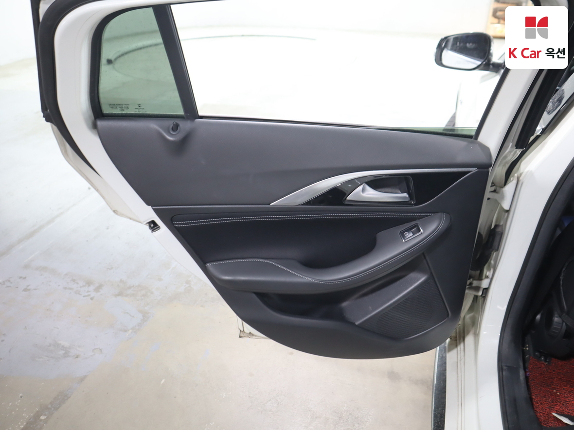 Infiniti Q30 - 24